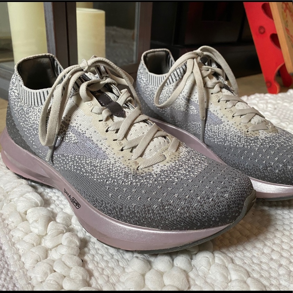 WORN ONCE Brooks Levitate 2